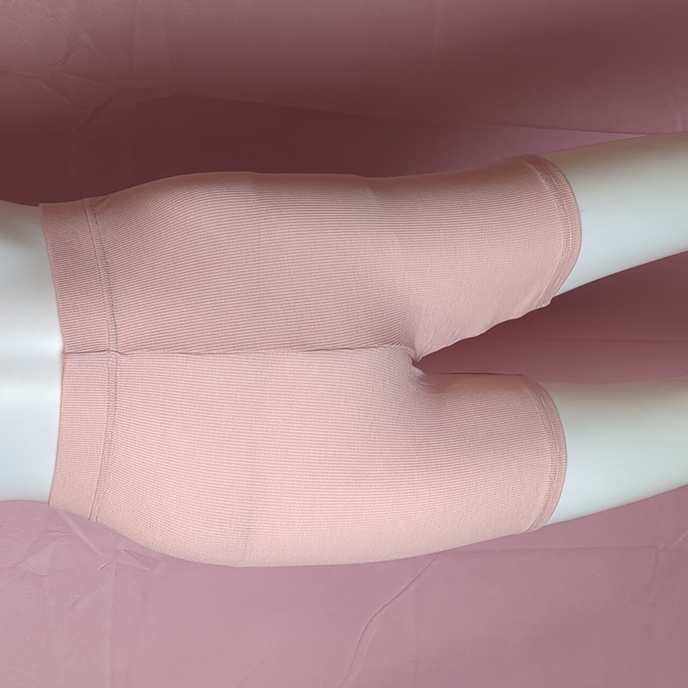 Fabletics Restore Knit Slim Shorts in Pink Dust Heather size Small